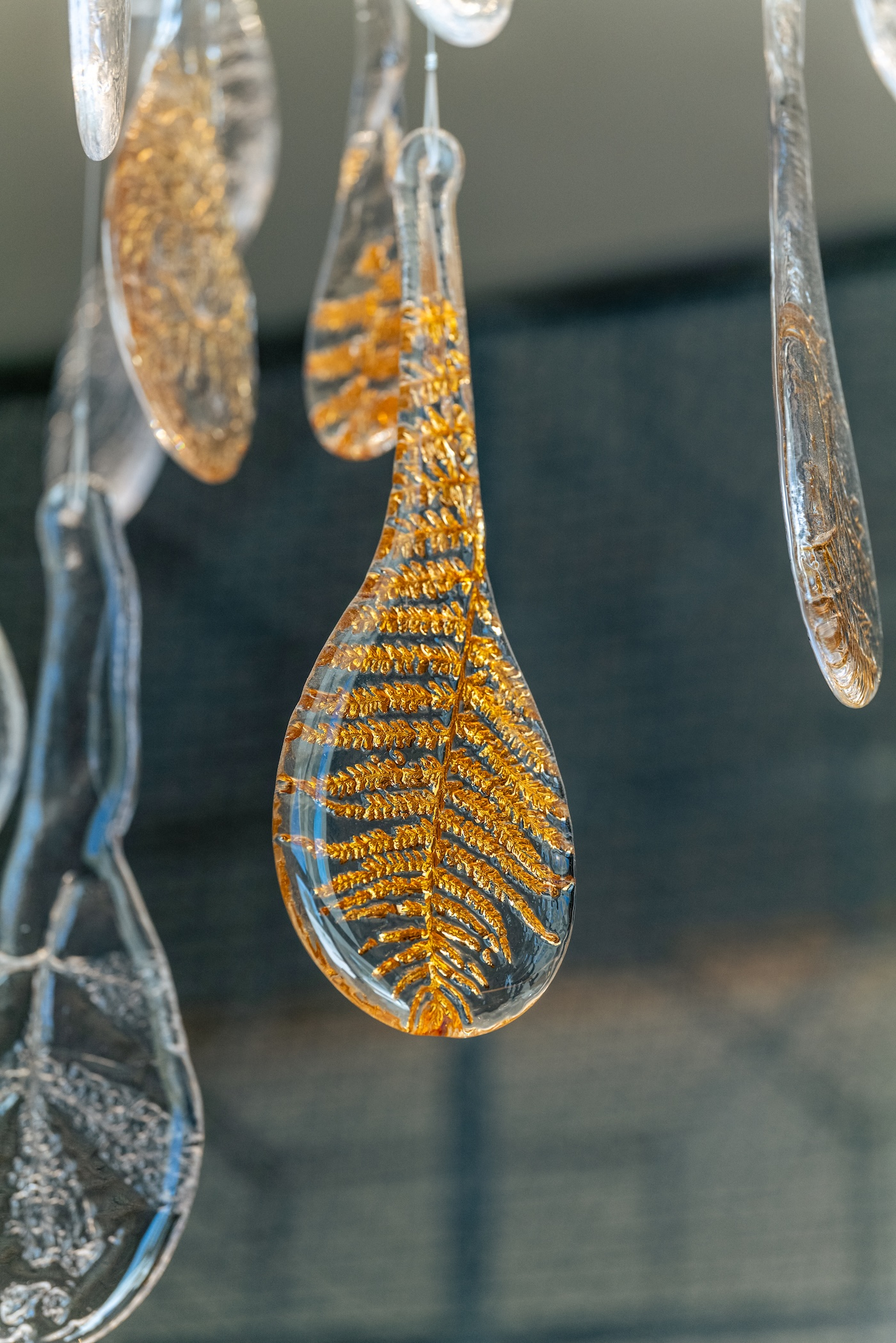 RAINFALL glass droplet, veining pressed into the surface