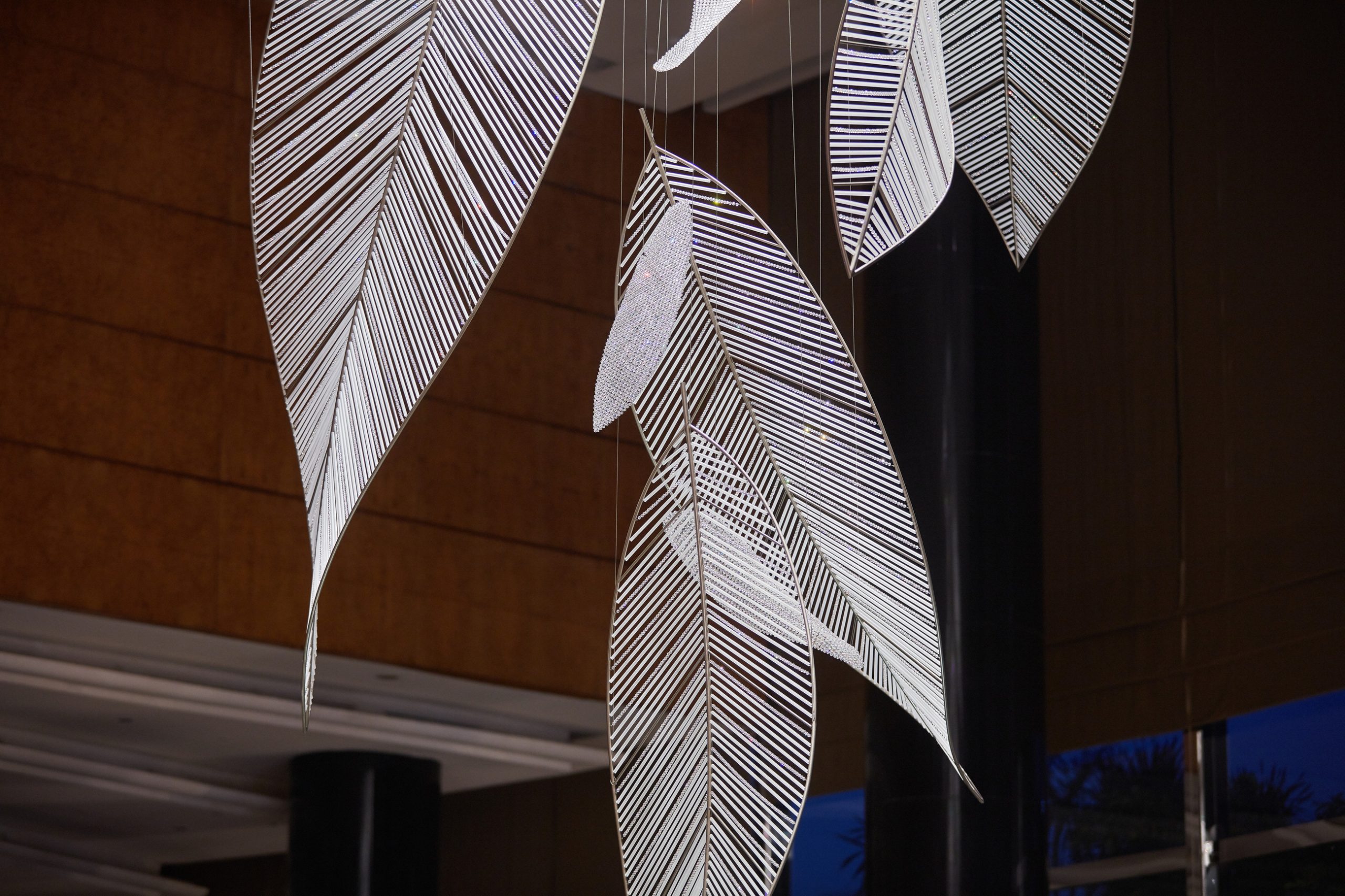 FOLIA chandelier, single leaf in close detail