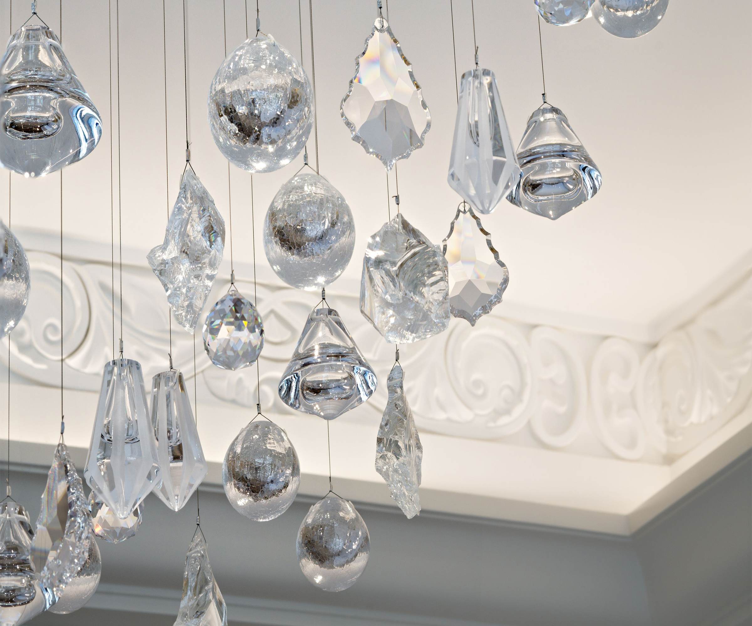 GLACIER crystal drop ceiling light by SHUCHUANG, close view of the mixed crystal cuts