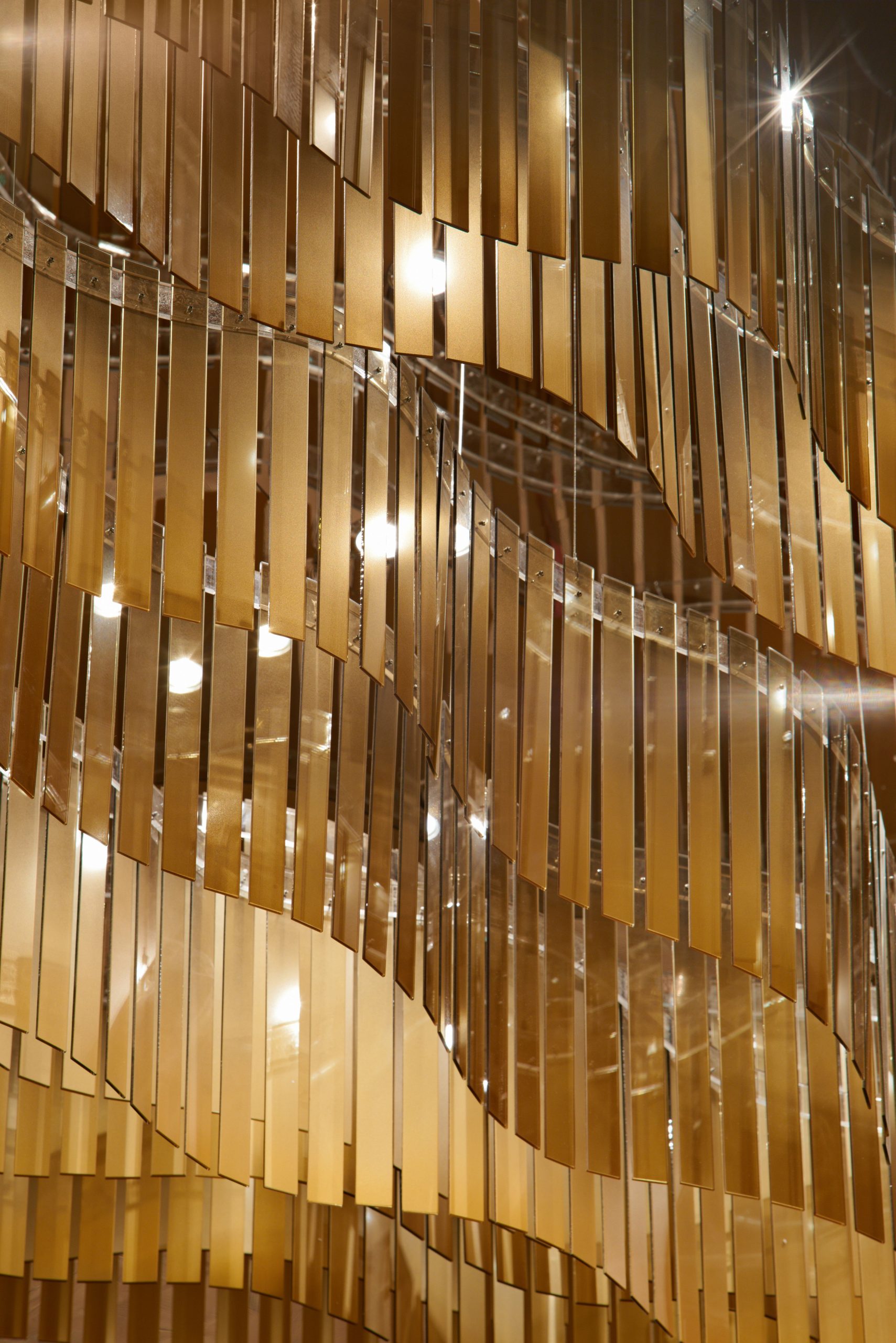 PAVILION chandelier, blade curtain seen from an angle