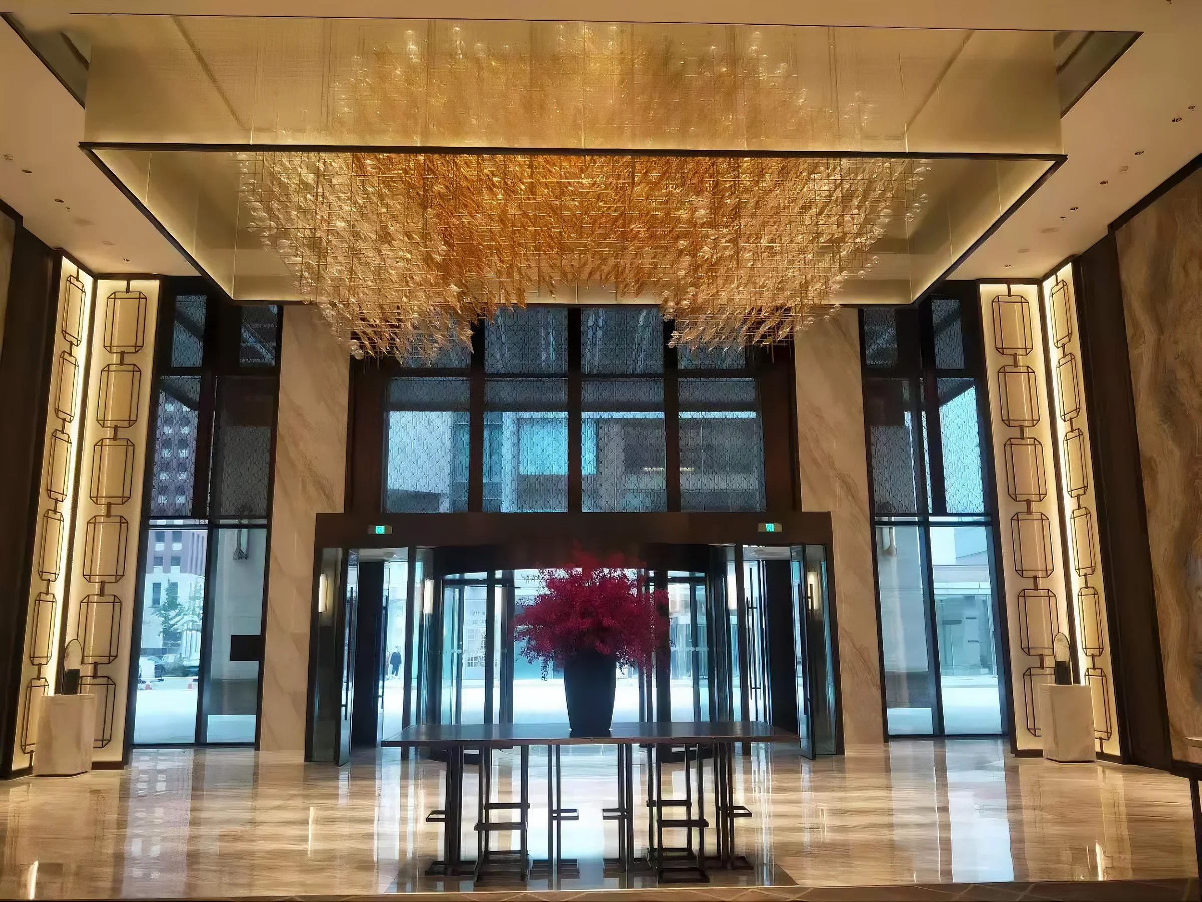 AUTUMNUS ceiling installation, close detail of the glass + stainless steel