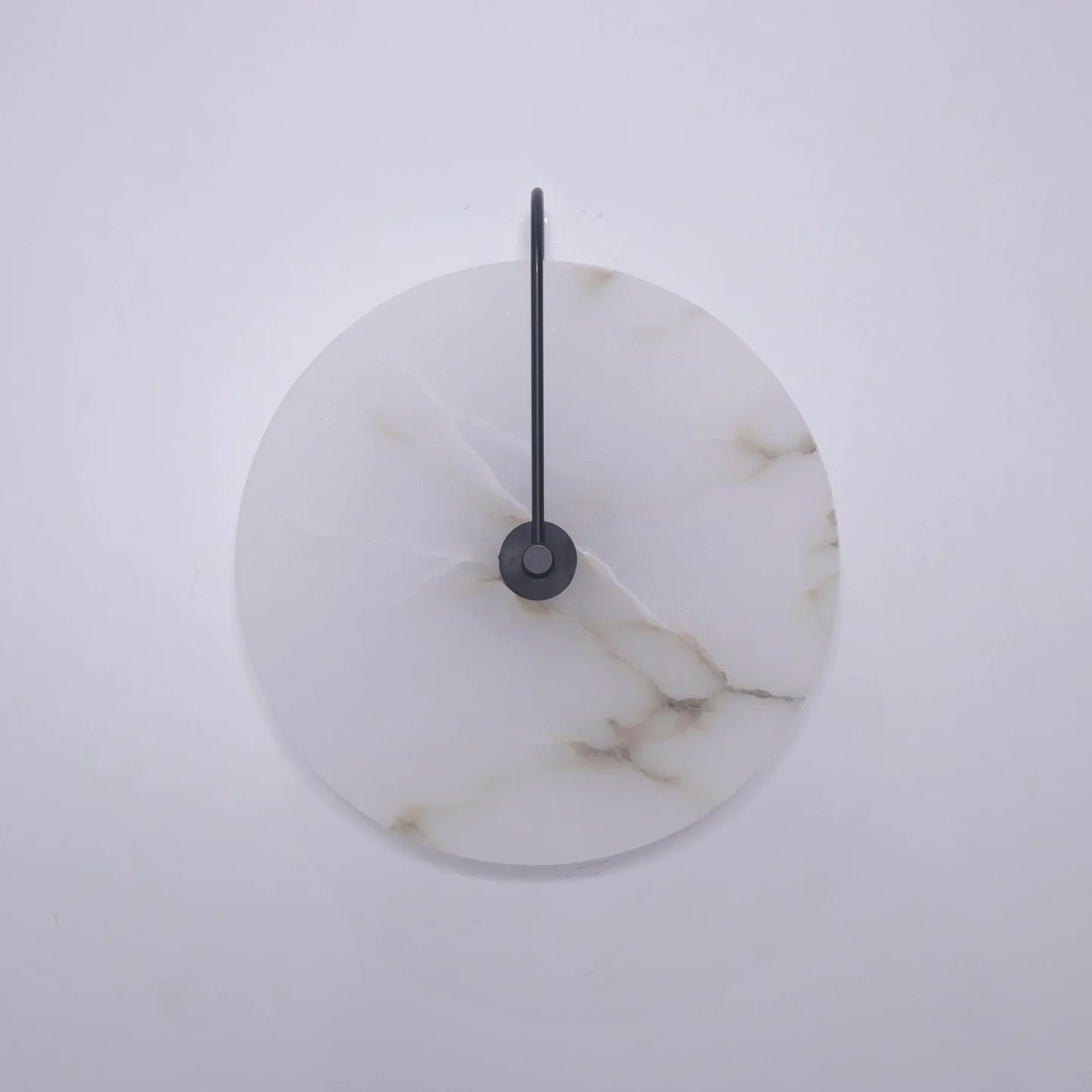 LUCIANA alabaster pendant light, stone veining detail