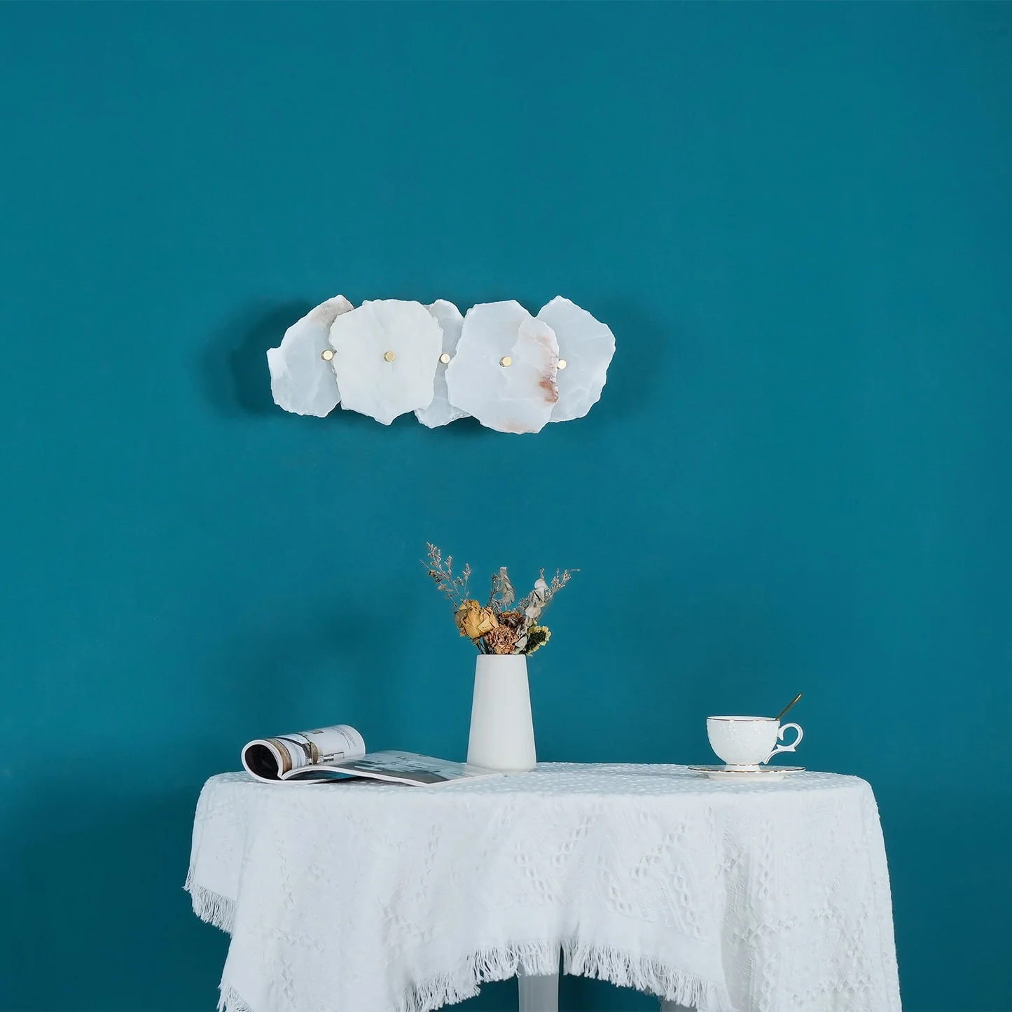 FREYA alabaster pendant light, metal fitting detail