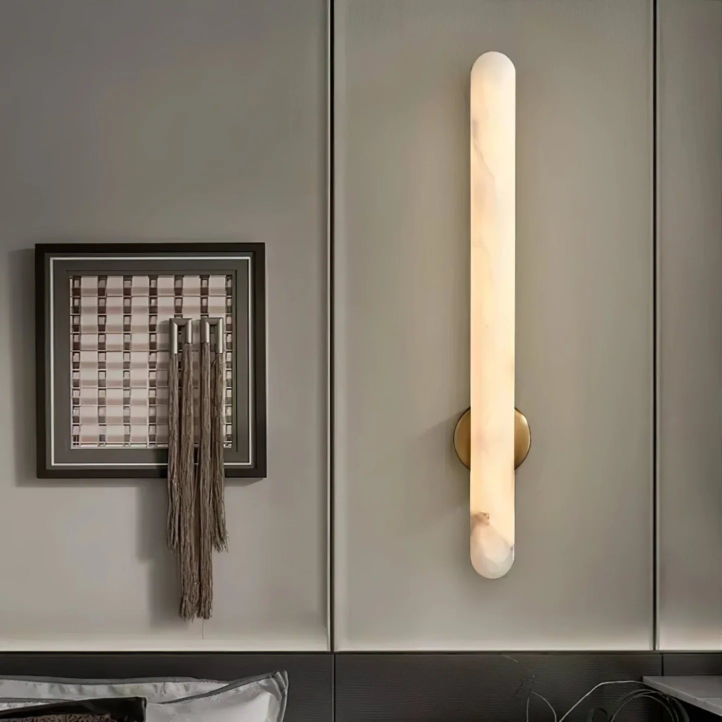 ELARA alabaster Wall sconce, stone veining detail
